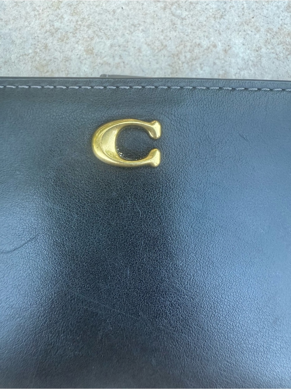 Coach Black Leather Wallet with Gold 'C' Emblem - Picture 2 of 12